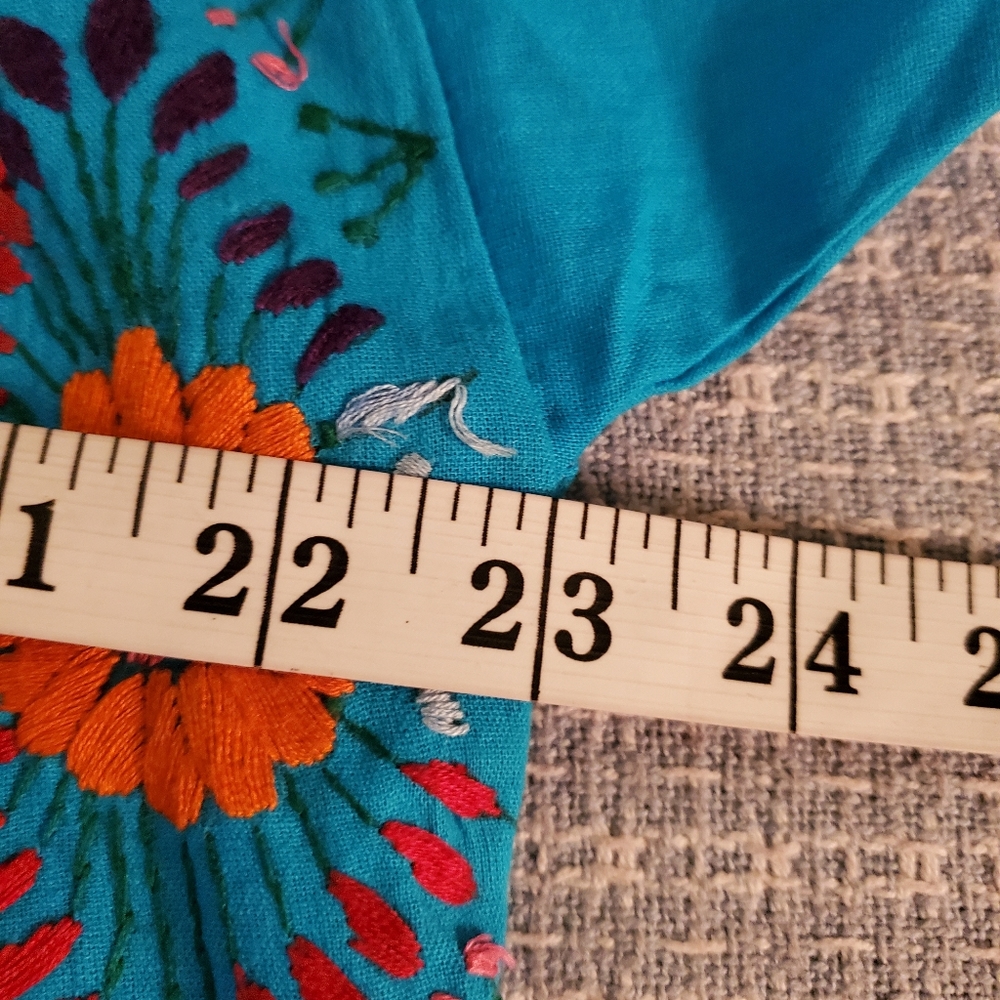 Mexicana,Maxi Embroidered Bata - Picture 10 of 10